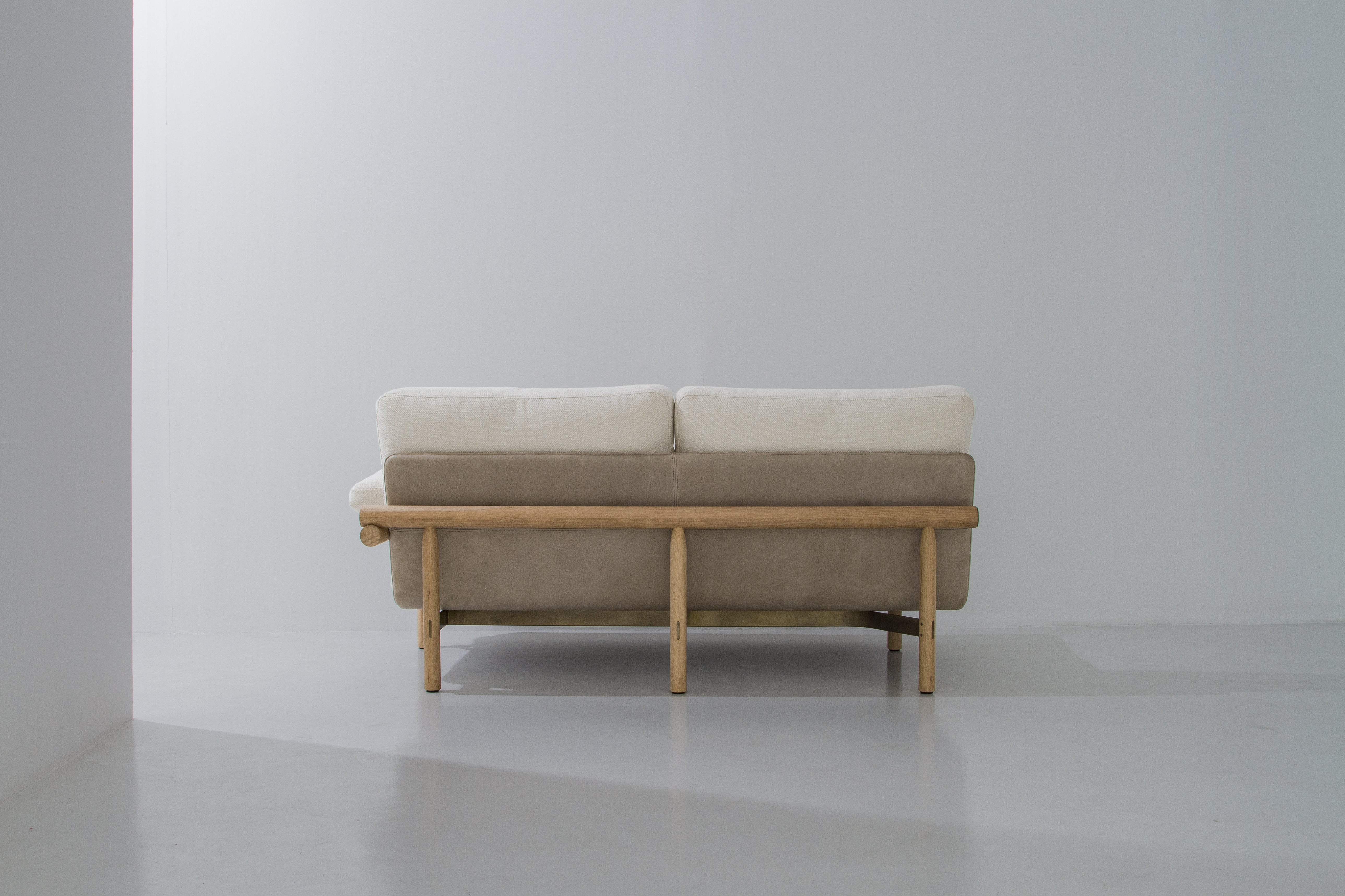 STILT 2-SEATER SOFA WITH LEFT/RIGHT ARM
