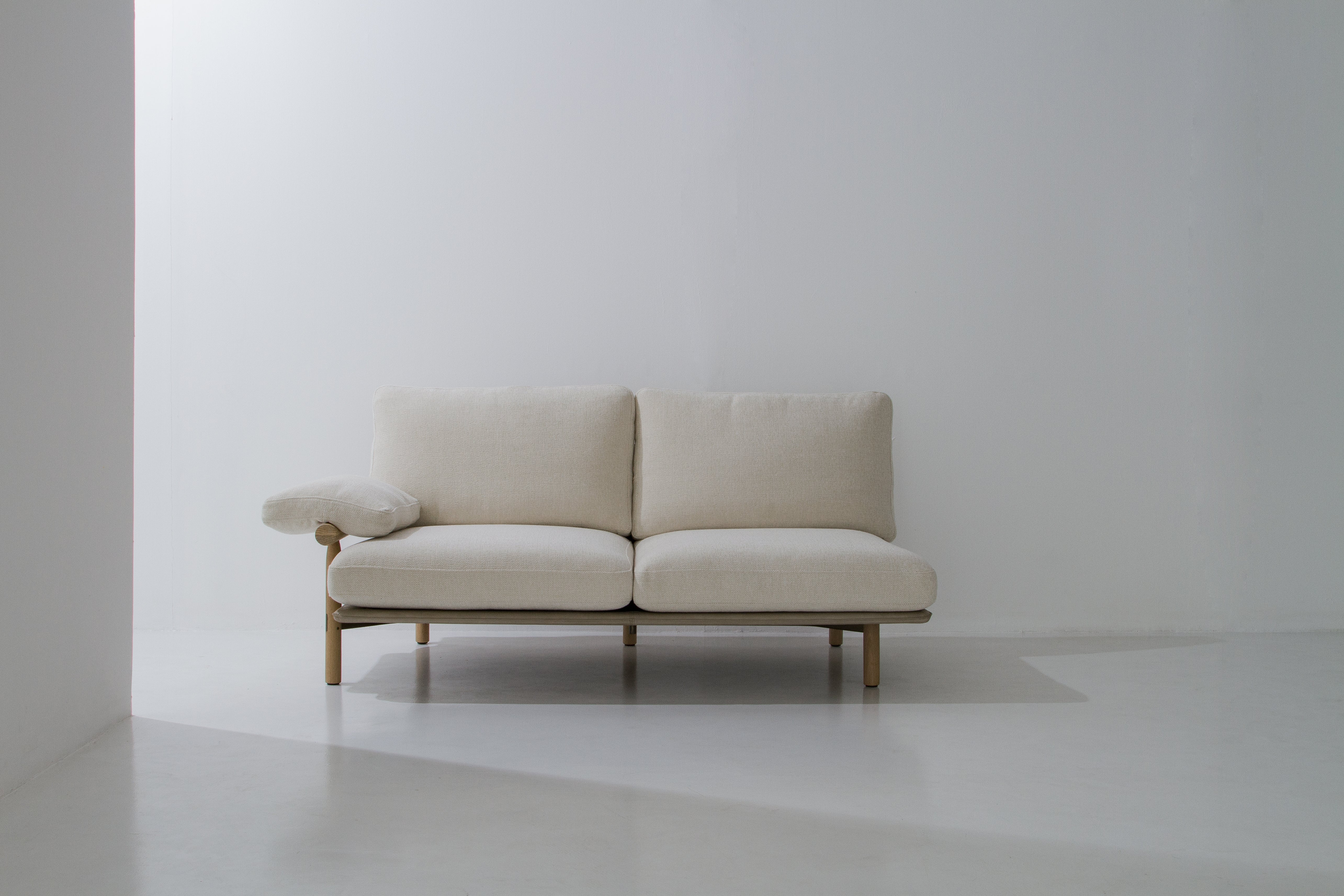 STILT 2-SEATER SOFA WITH LEFT/RIGHT ARM