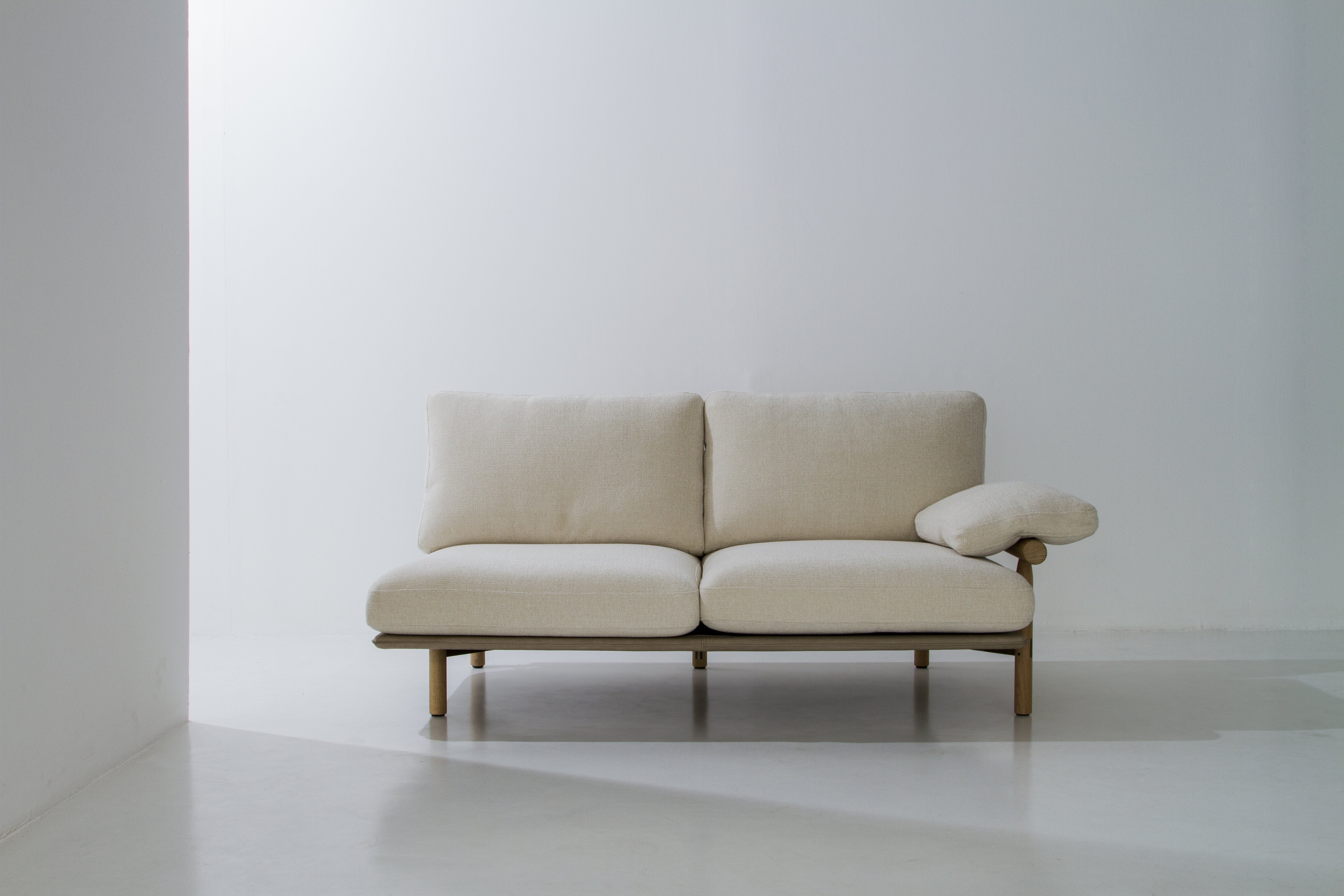 STILT 2-SEATER SOFA WITH LEFT/RIGHT ARM