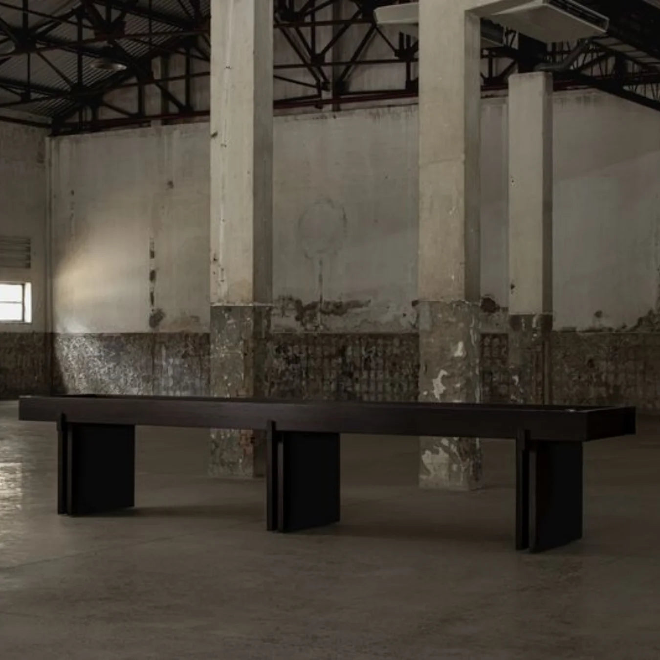 DINH SHUFFLEBOARD TABLE