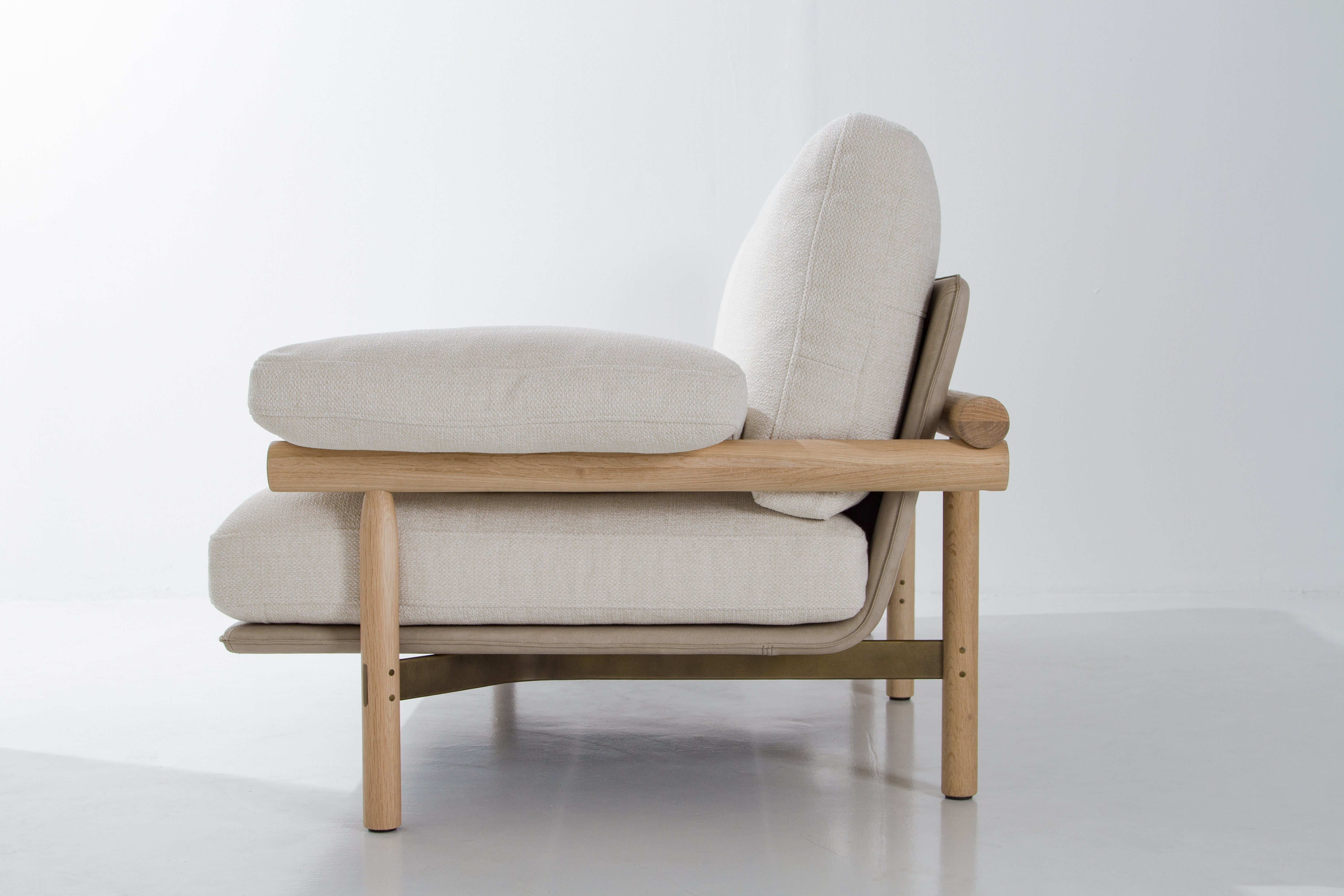 STILT 2-SEATER SOFA WITH LEFT/RIGHT ARM