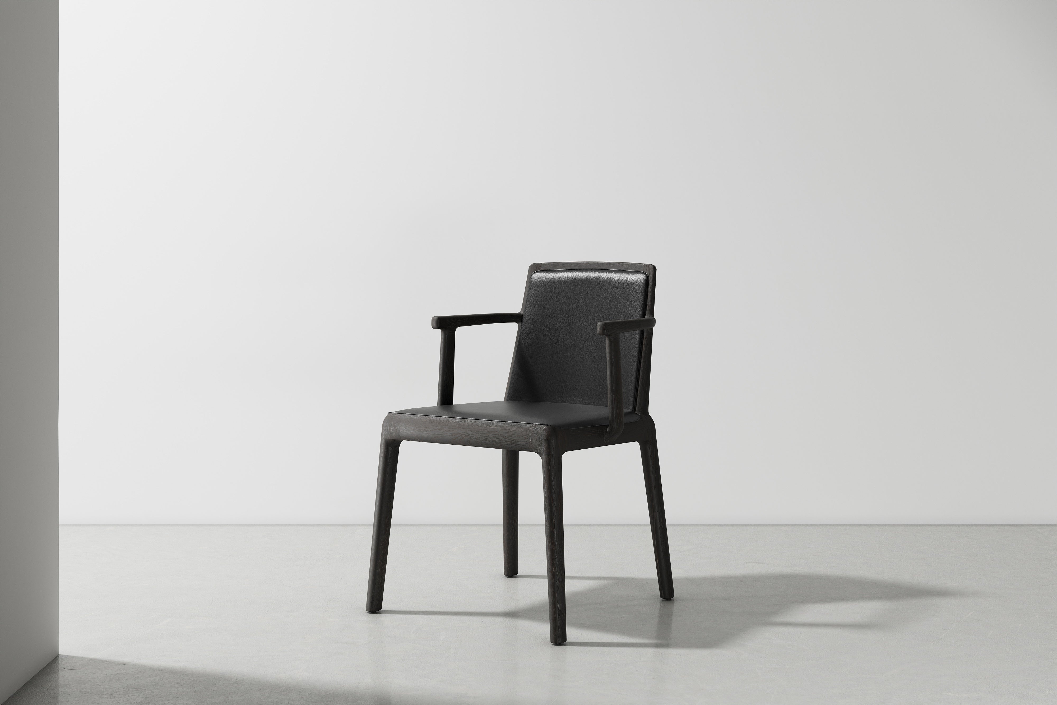 NÔM DINING ARMCHAIR