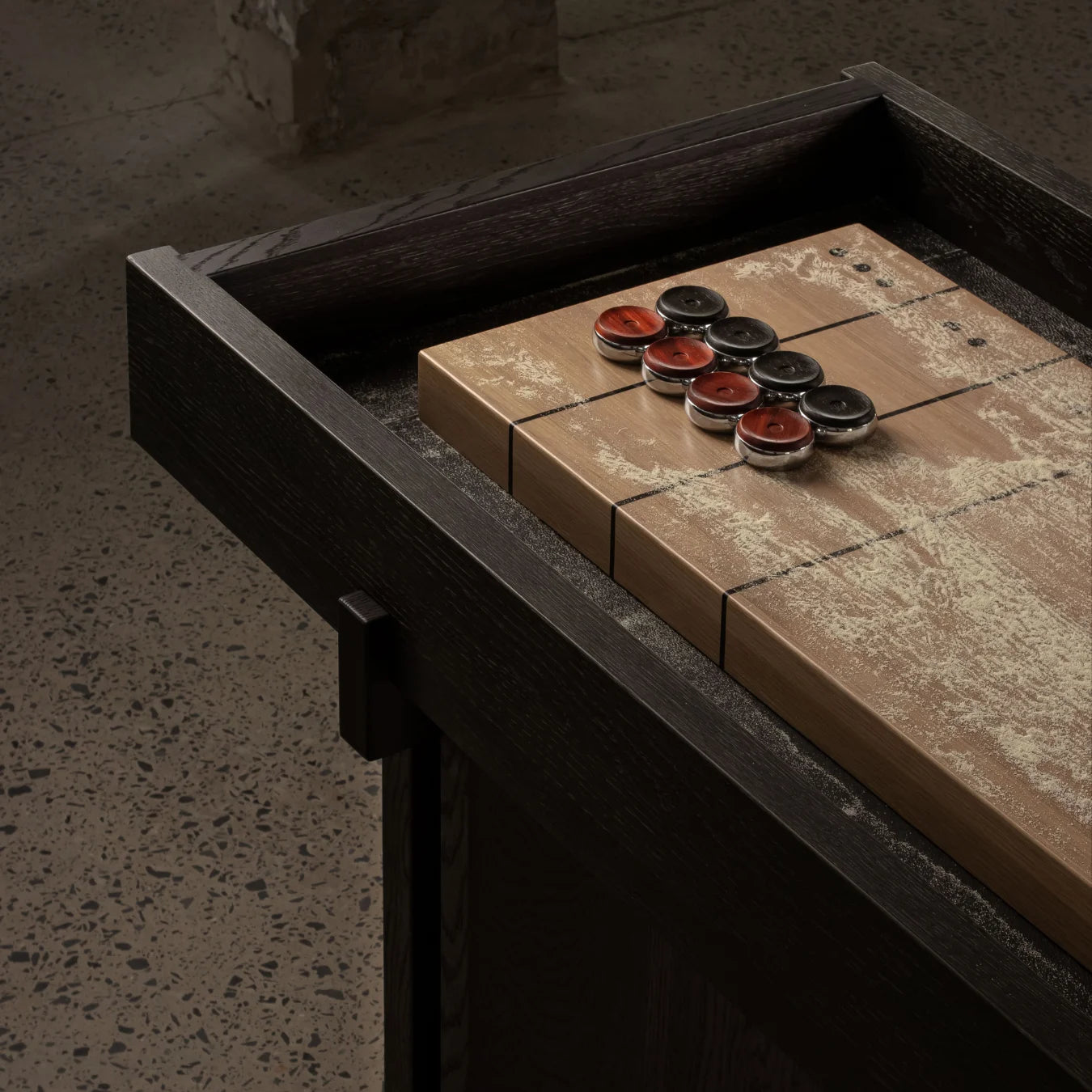 DINH SHUFFLEBOARD TABLE