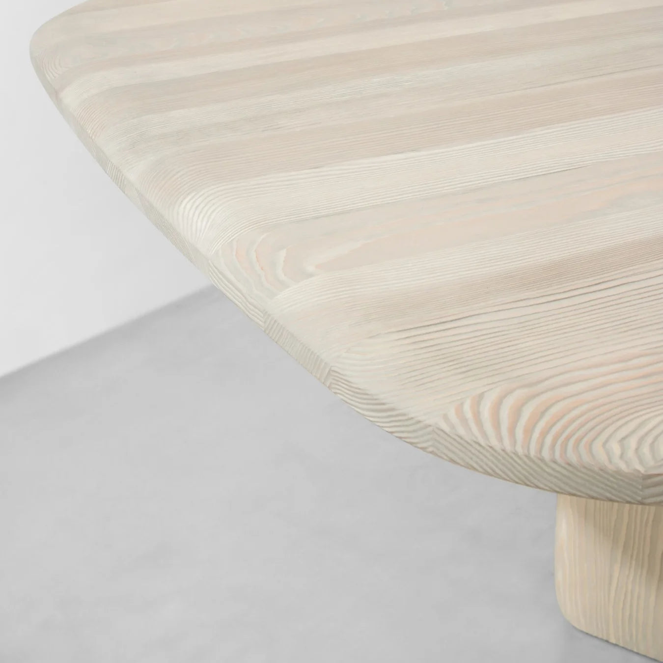 FAIFO RECTANGULAR DINING TABLE