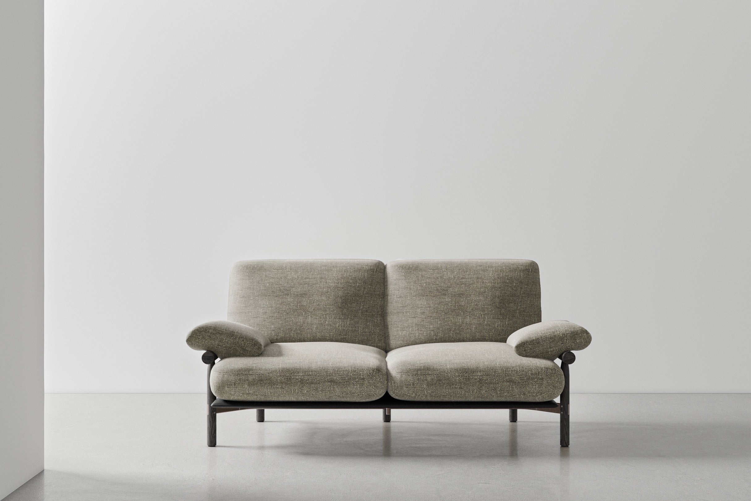 STILT 2-SEATER SOFA WITH ARMS - MEDIUM