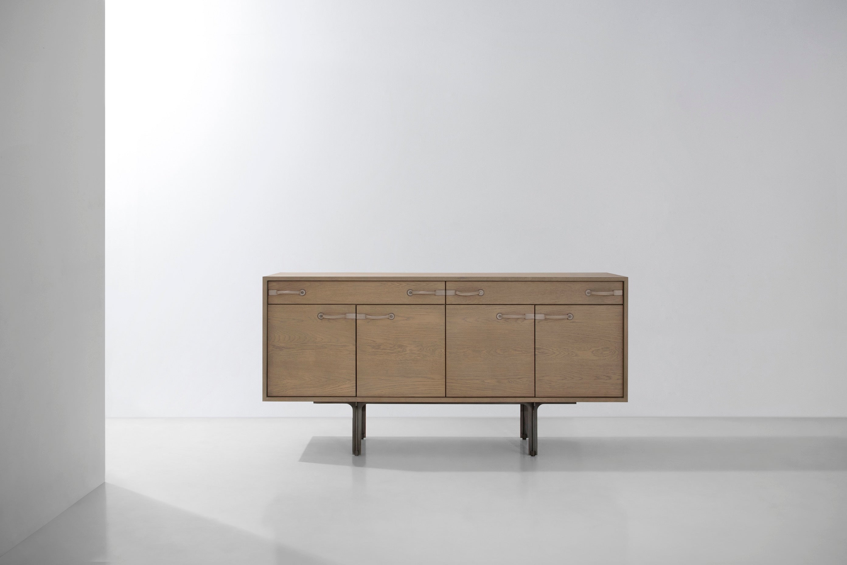 TOTE CREDENZA